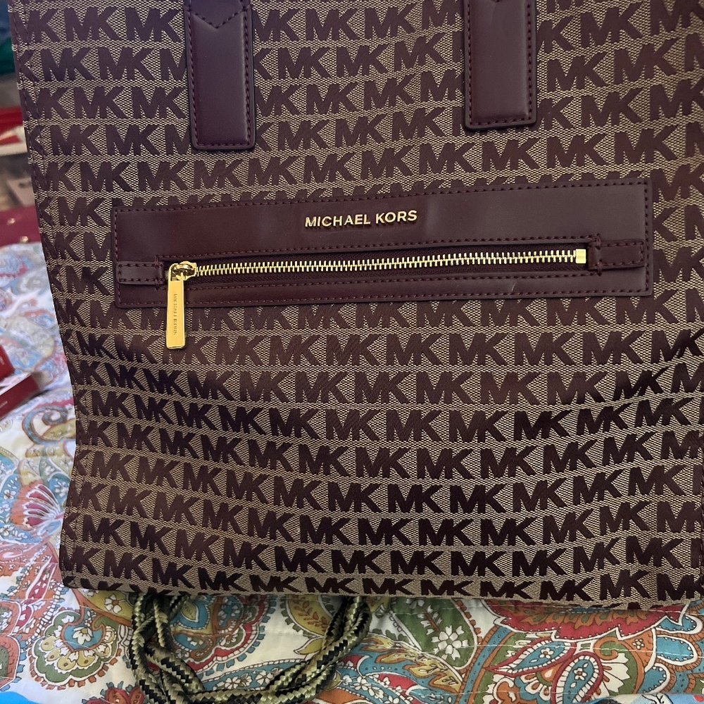 Micheal kors purse